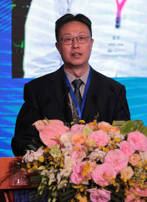 温军讲话.jpg